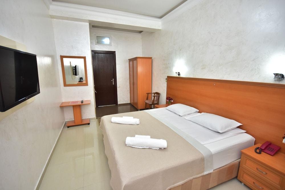 Hotel Chao Batoemi Buitenkant foto