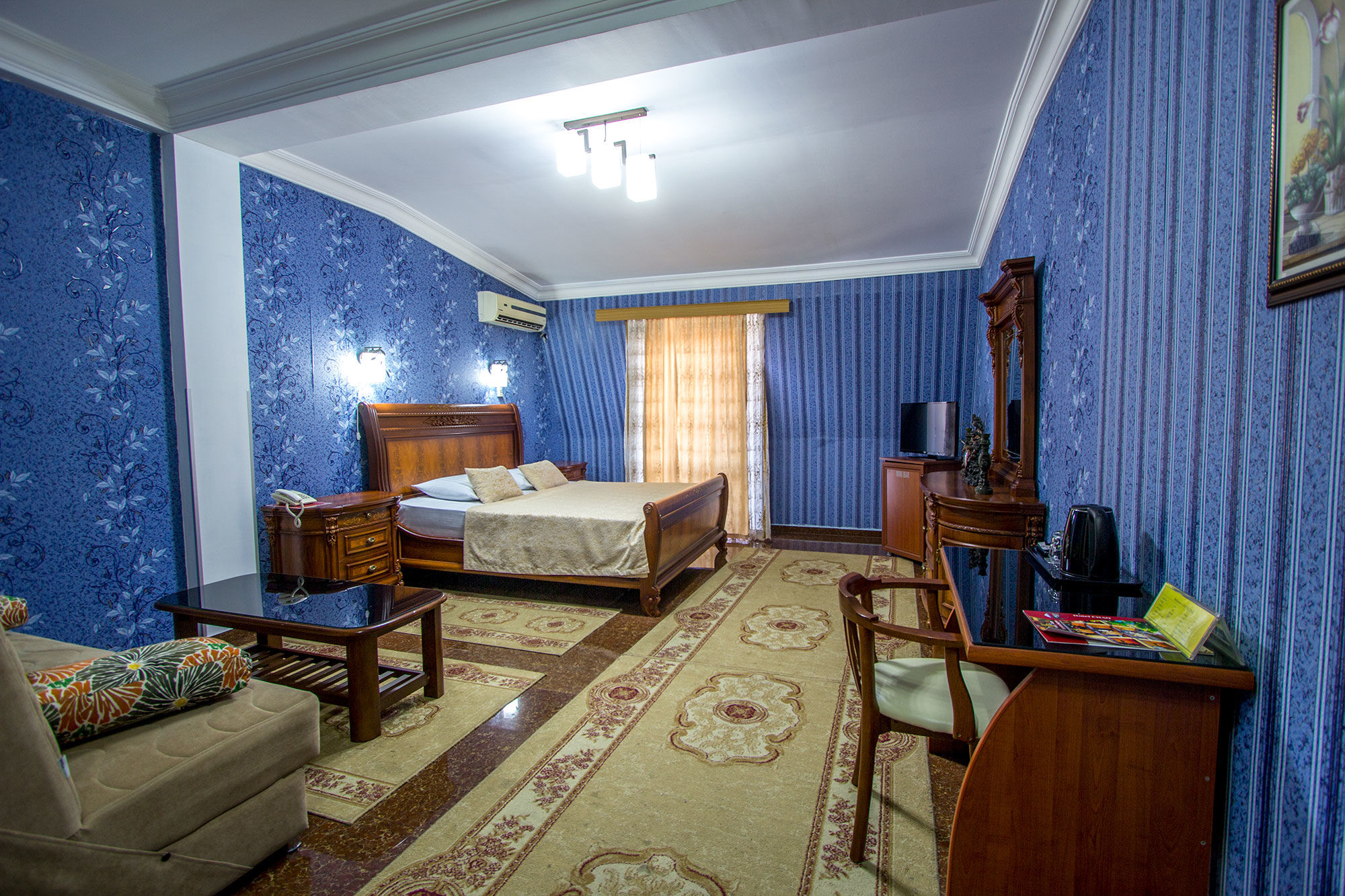 Hotel Chao Batoemi Buitenkant foto