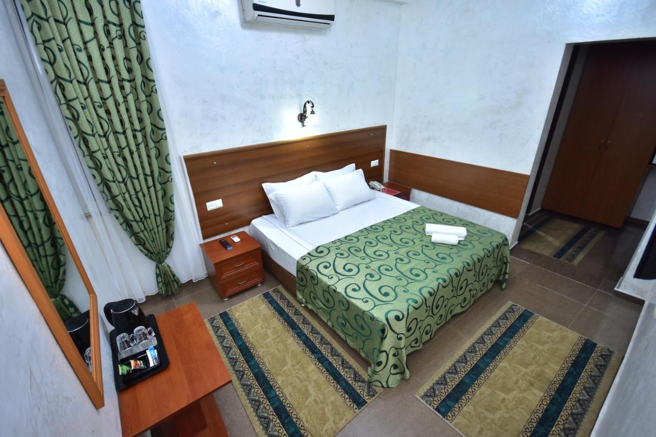 Hotel Chao Batoemi Buitenkant foto