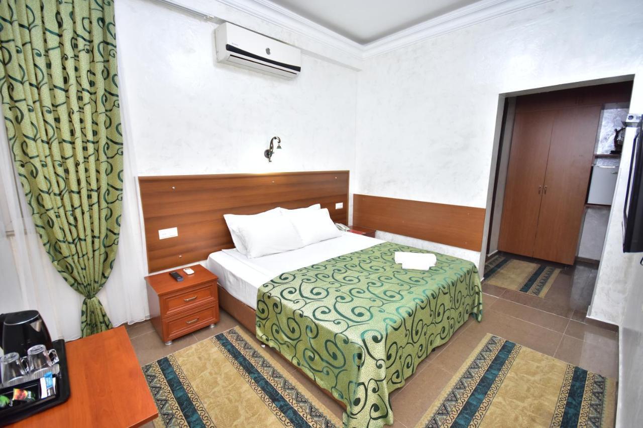 Hotel Chao Batoemi Buitenkant foto