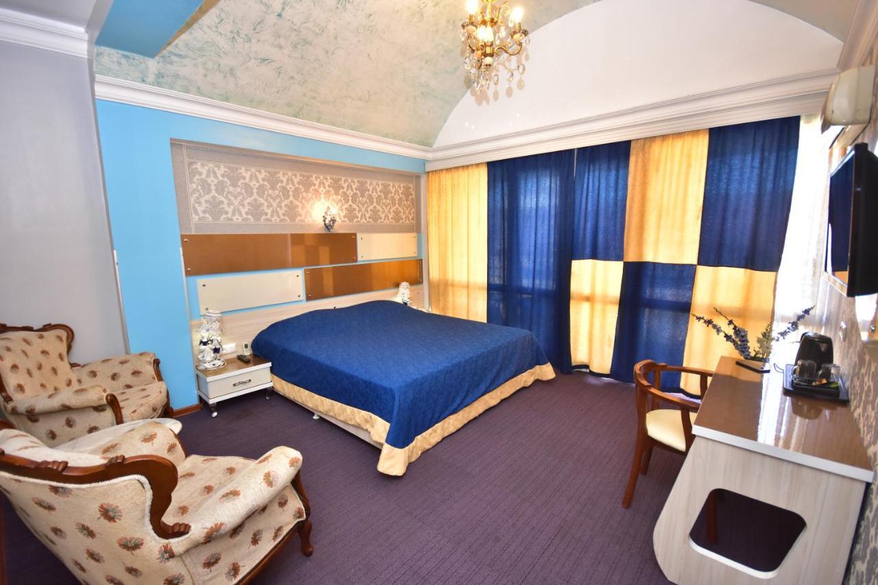 Hotel Chao Batoemi Buitenkant foto