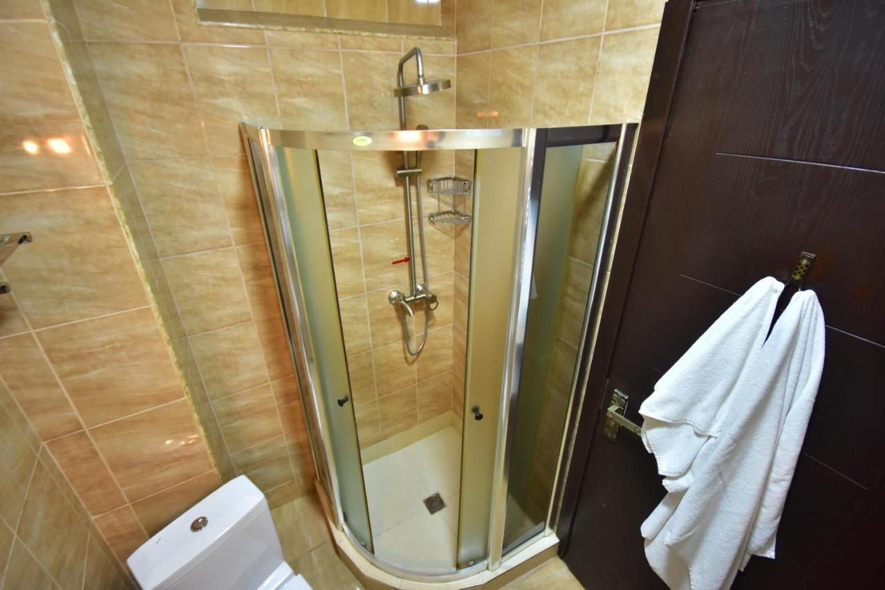 Hotel Chao Batoemi Buitenkant foto