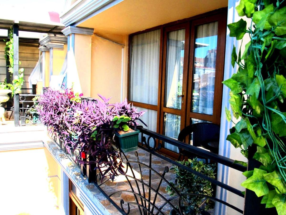 Hotel Chao Batoemi Buitenkant foto