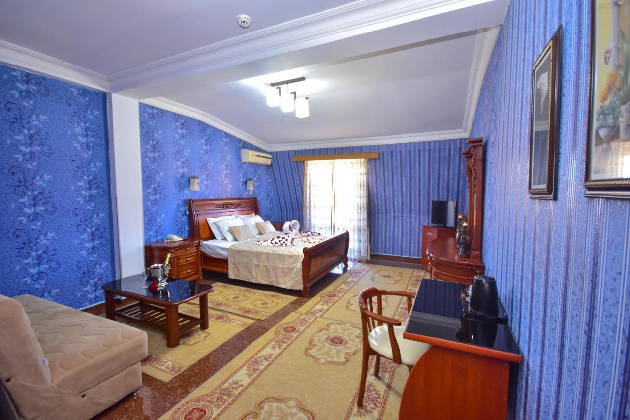 Hotel Chao Batoemi Buitenkant foto