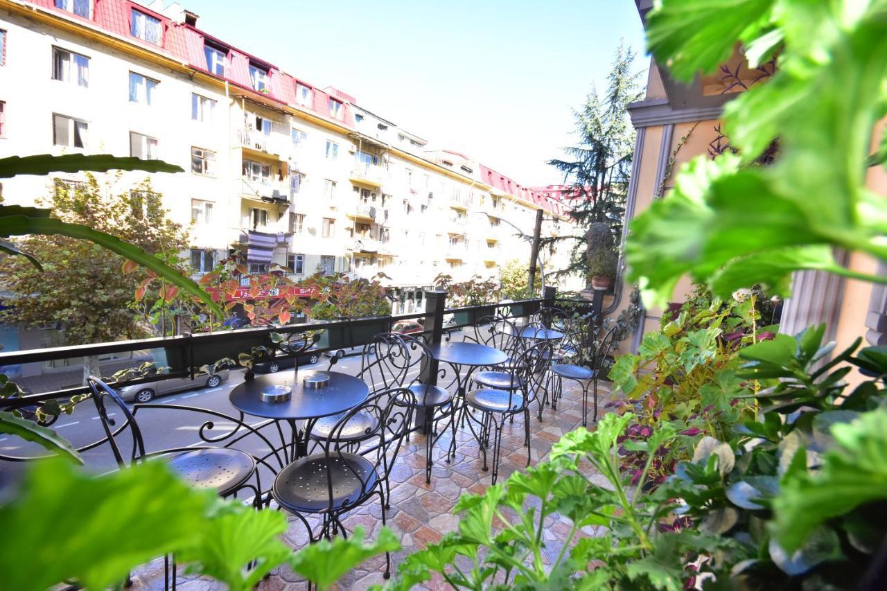 Hotel Chao Batoemi Buitenkant foto