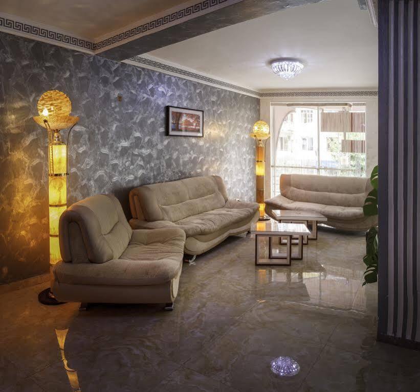 Hotel Chao Batoemi Buitenkant foto